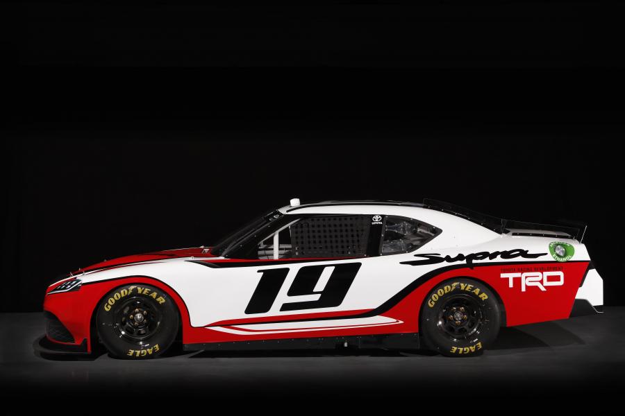  Toyota Xfinity Supra 2019 года  (фото 5 из 19)